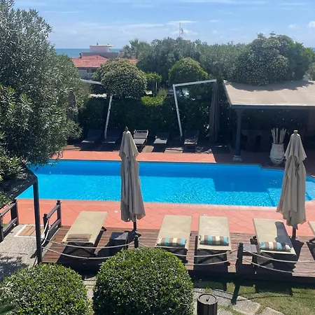 Atlantic Hotel Marina Di Carrara