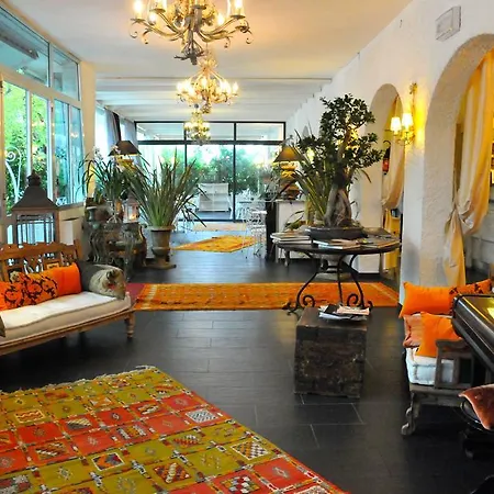Atlantic Hotel 2*