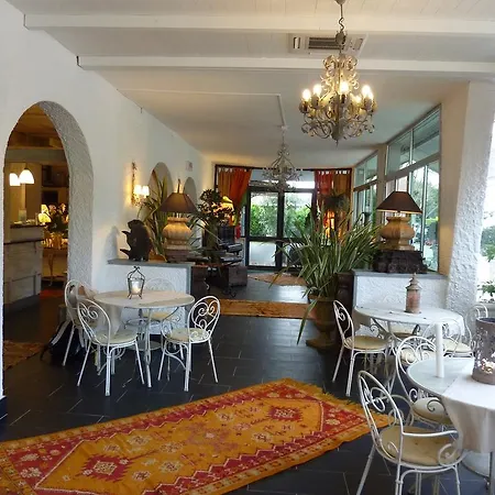 Atlantic Hotel 2*